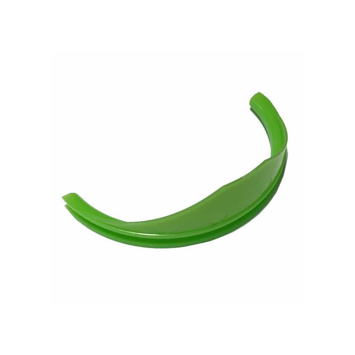 Universal product pusher for snack machines